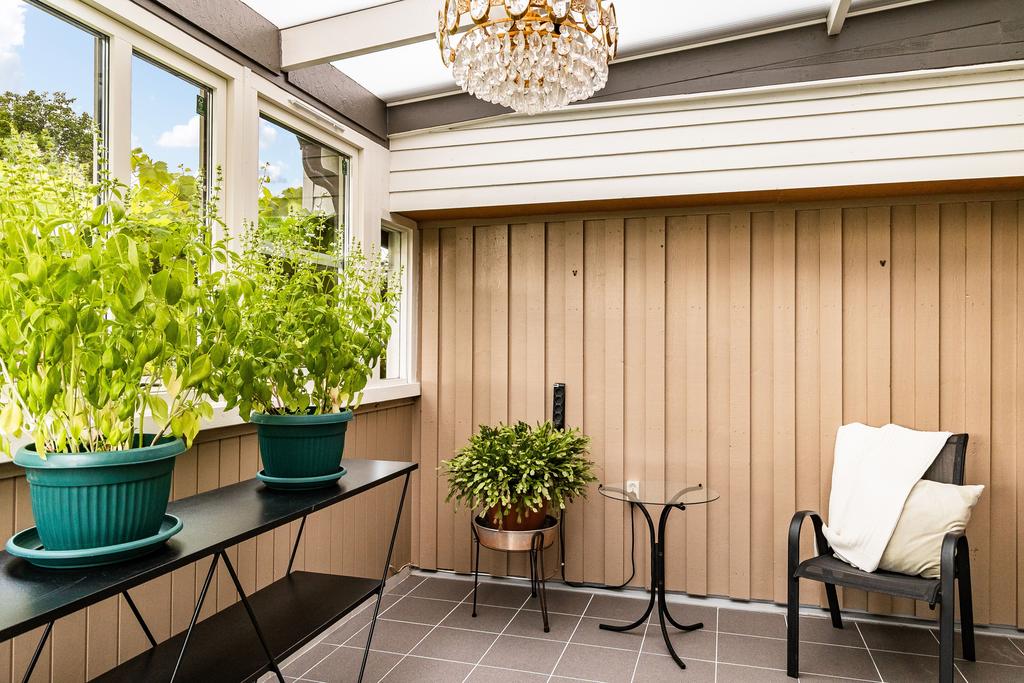 Inbyggt uterum precis i anslutning till entrén
