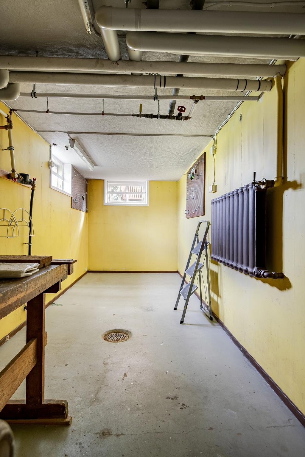 Hobbyrum i källaren.