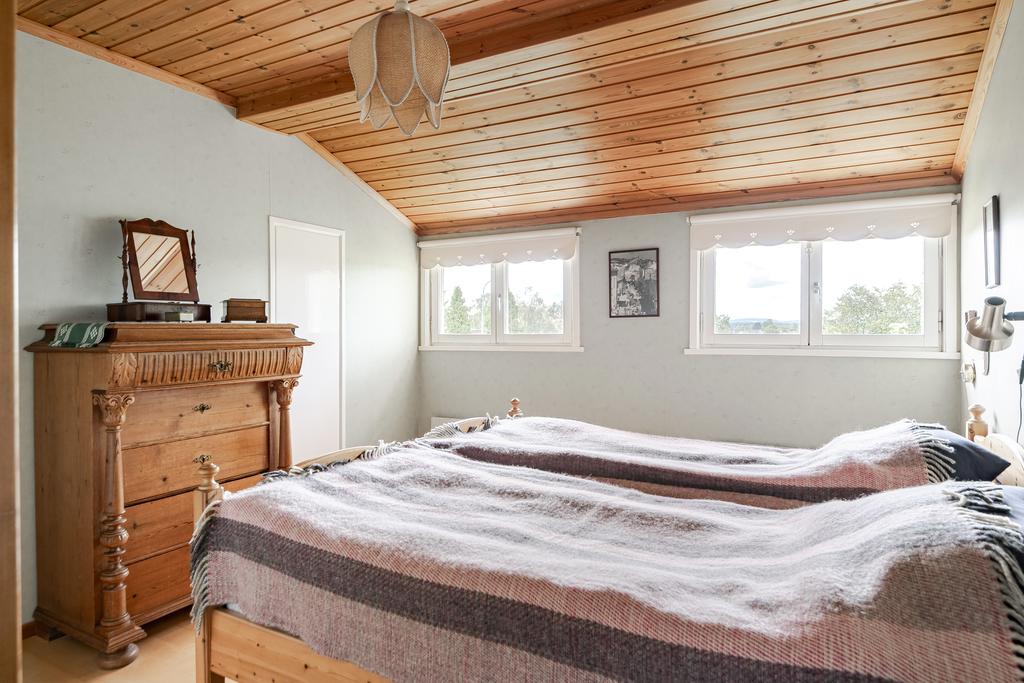 Sovrum 2 med klädkammare.