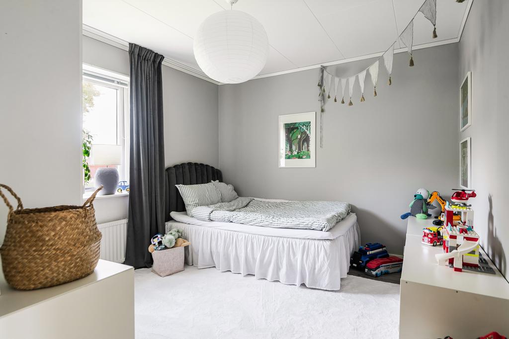 Sovrum 1 på ovanvåningen