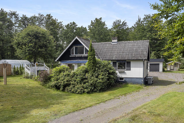 Fasad mot vägen
