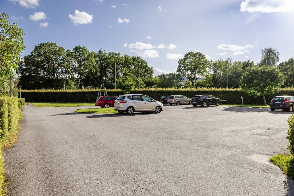 Parkeringsplats och gästparkering