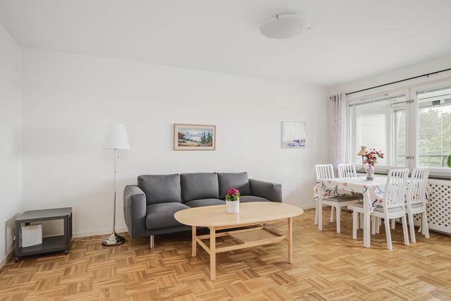 Vardagsrum med holländskt parkettgolv