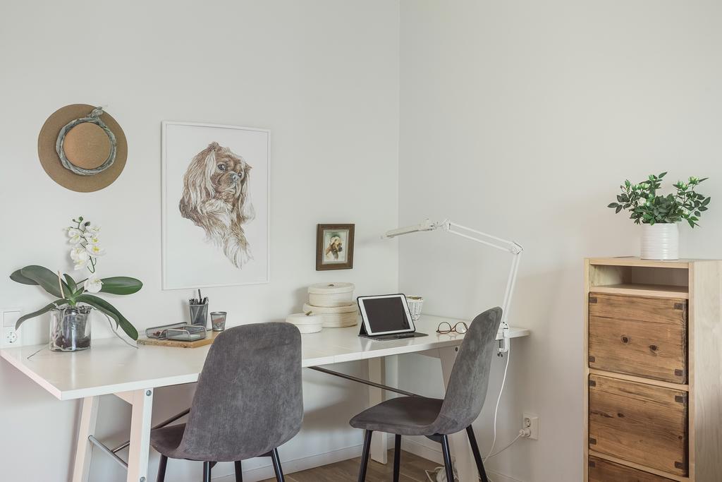 I stora sovrummet finns det även plats för en kontorshörna