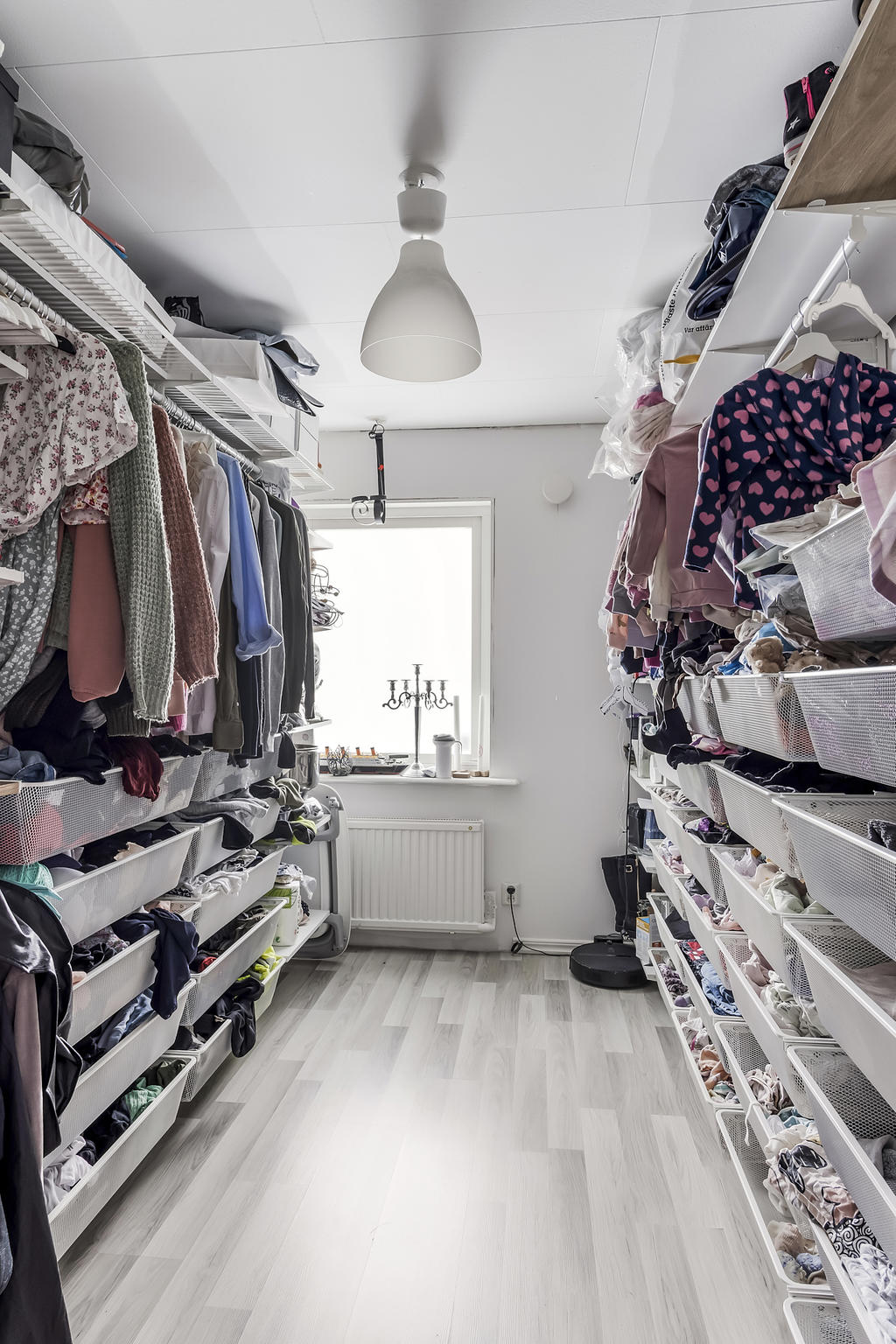 Walk-in-closet
