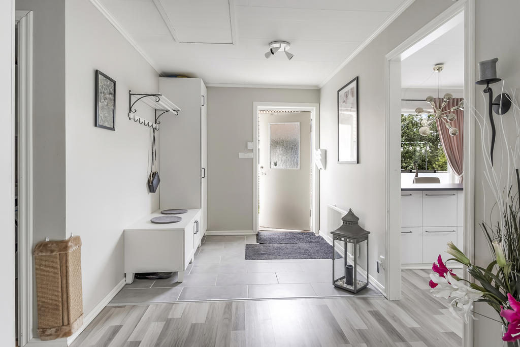 Ljus och välkomnande entré