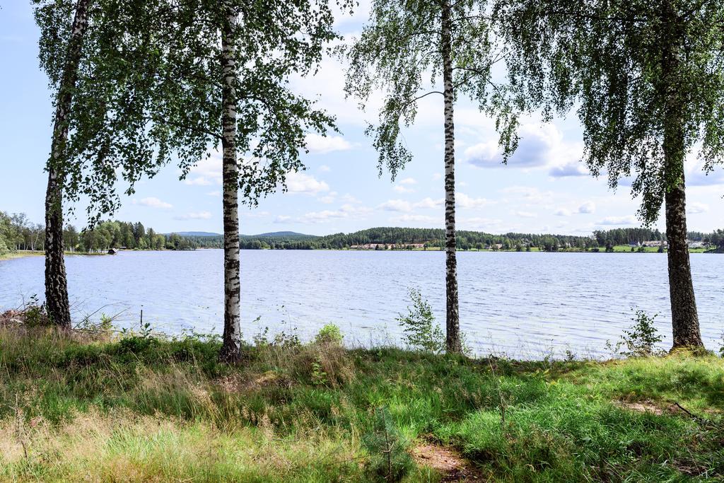 Möjlighet till servitut vid sjön för bad- och båtplats.