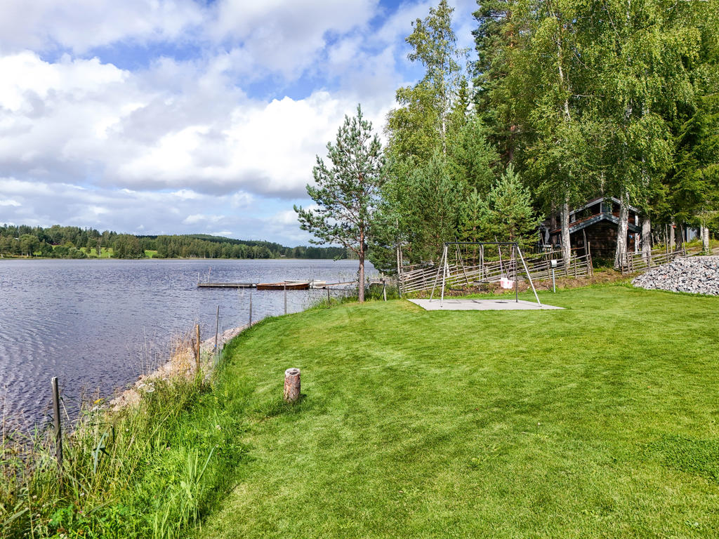 Trädgårdstomt med strandläge