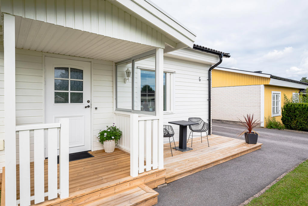 Uteplats på husets framsida