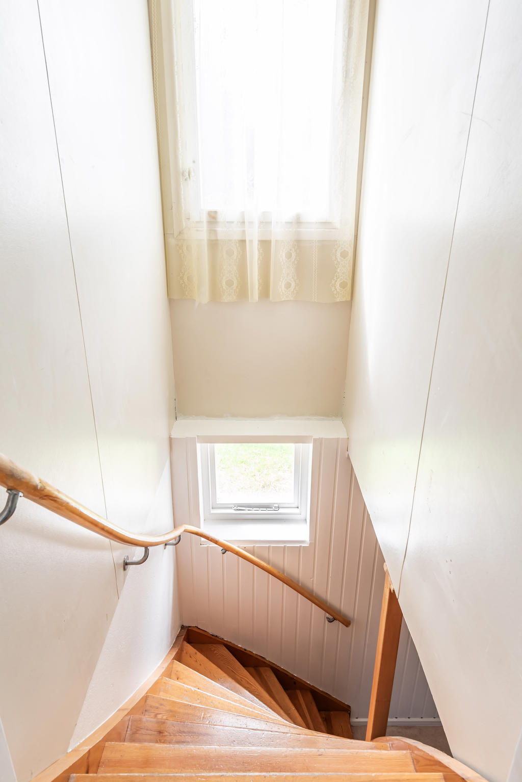 Trappan ner till källaren.