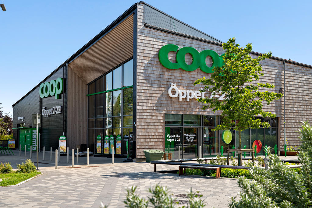 Nybyggt centrum med stor Coop butik