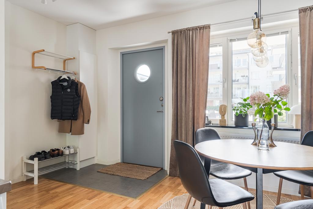 Entréhall med klinkers 