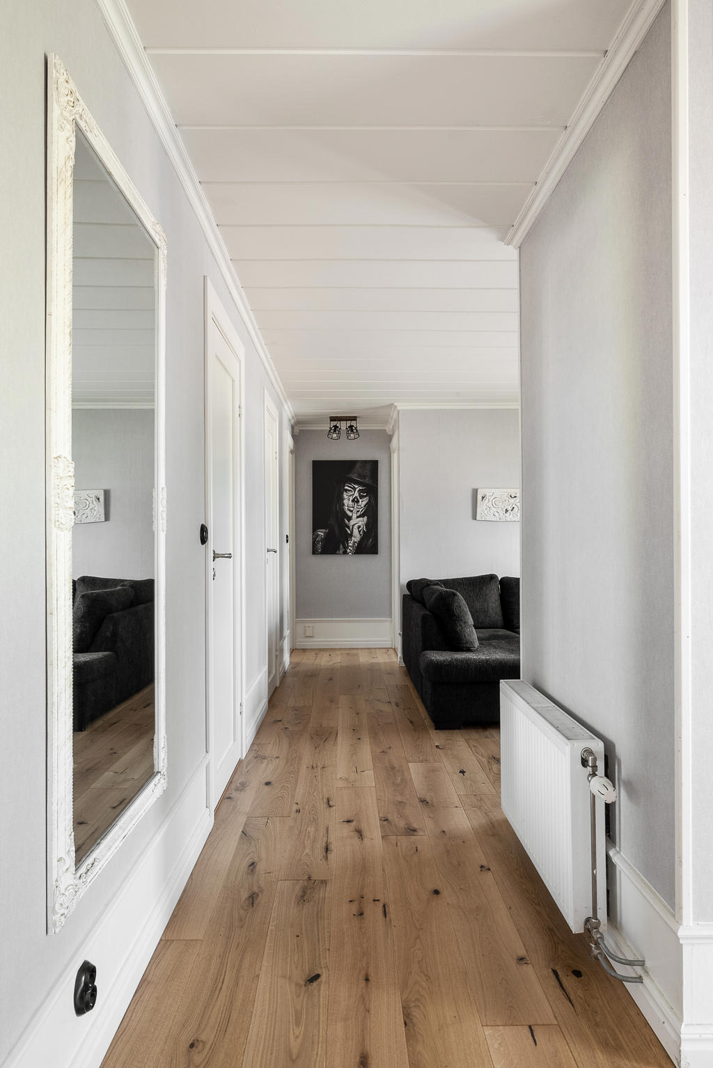 Inre hall mot sovrummen och allrummet