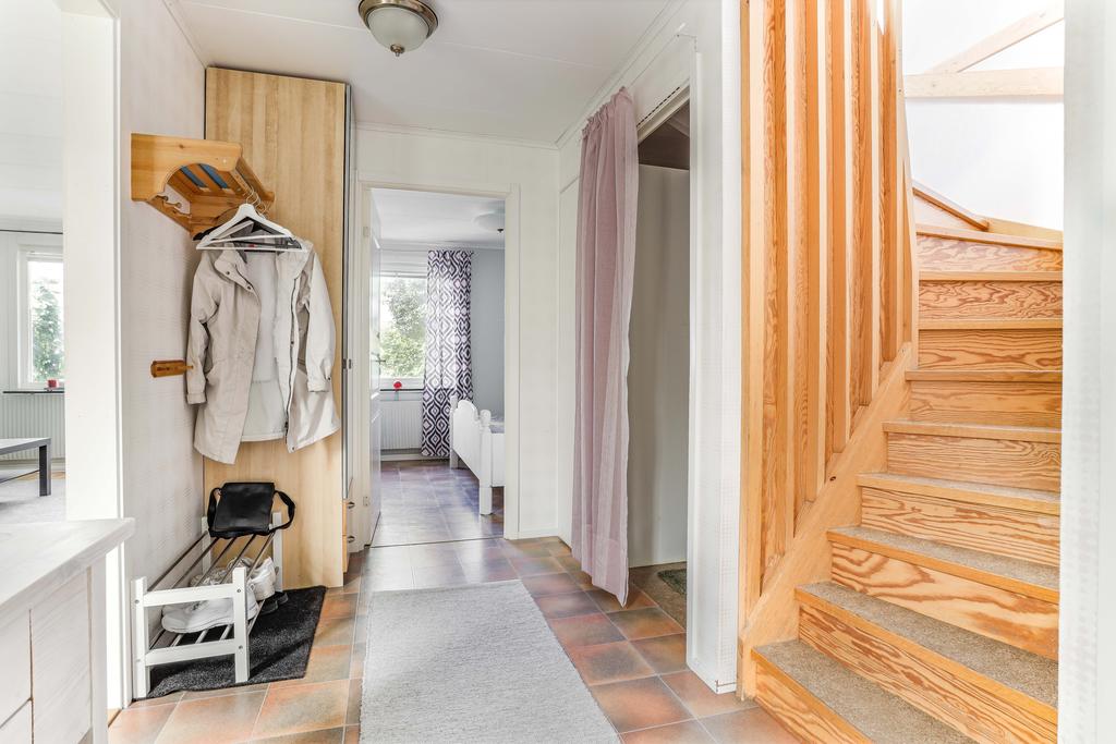 Hall, trapphus bottenvåningen