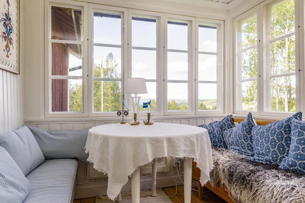 Glasad uteveranda.