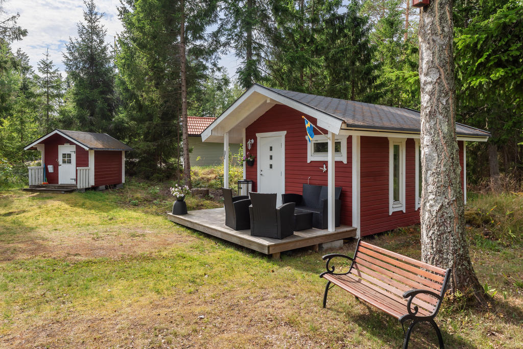 Gästhus 1 och lekstuga