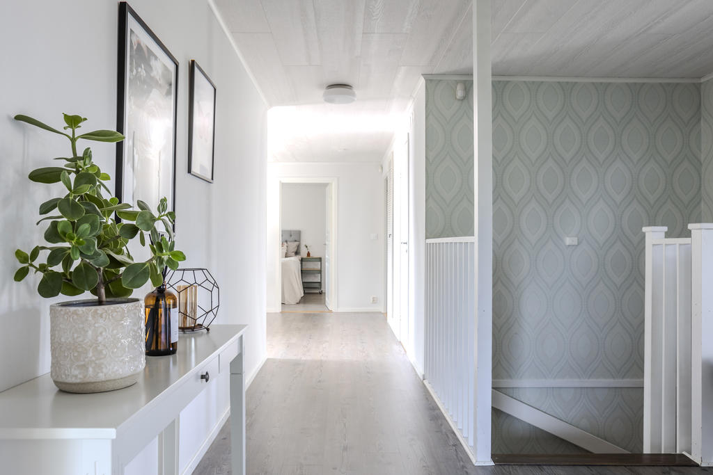 Hall mot kök