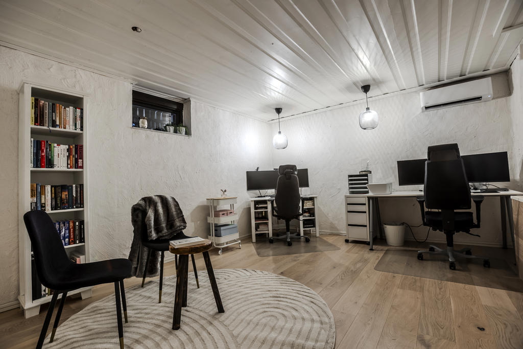 Kontor innanför gillestuga