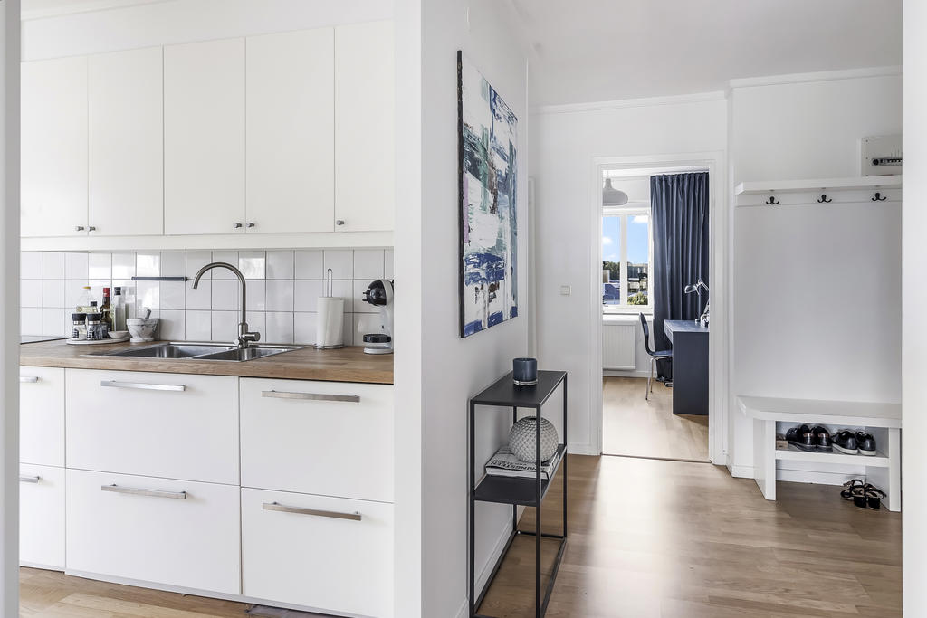 Hall invid kök