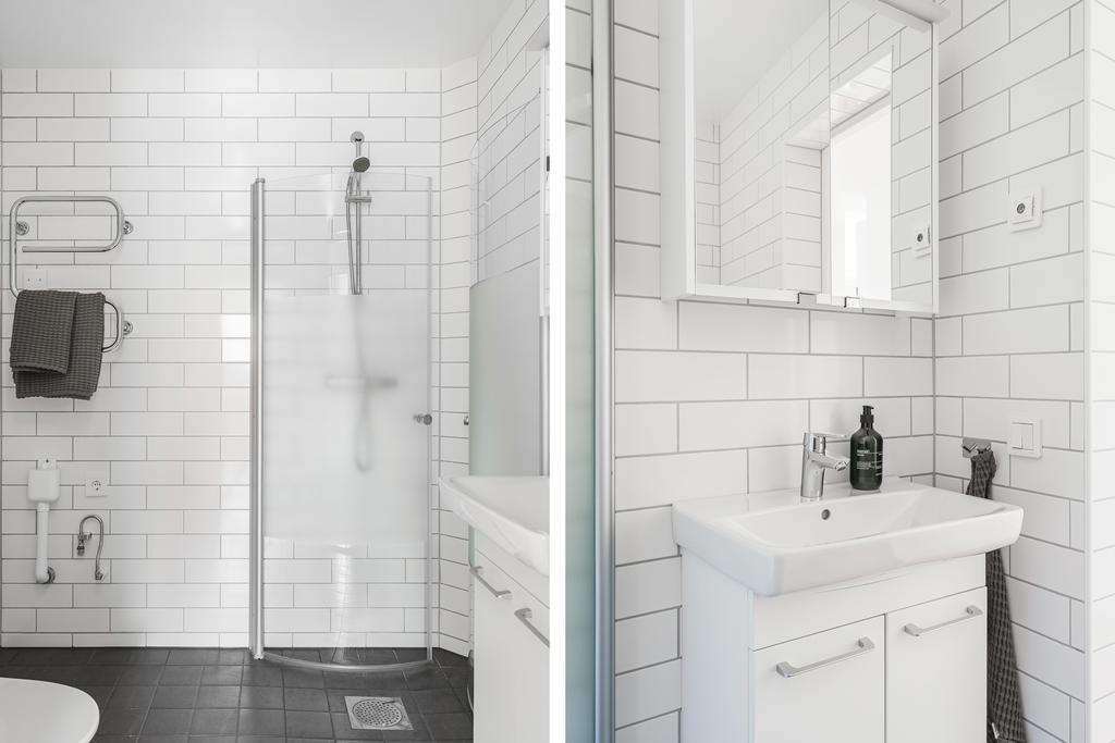 Duschrum med möjlighet till tvätthantering (kombimaskin installeras vid inflyttning)