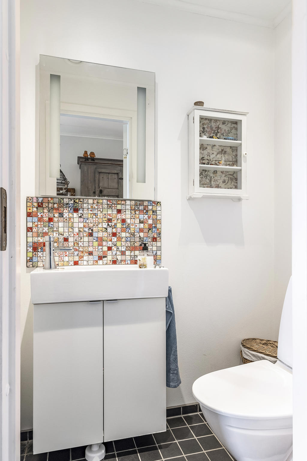 Wc i anslutning till entré