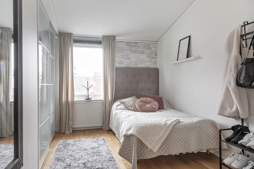 Sovrum fyra med plats för säng och skrivbord