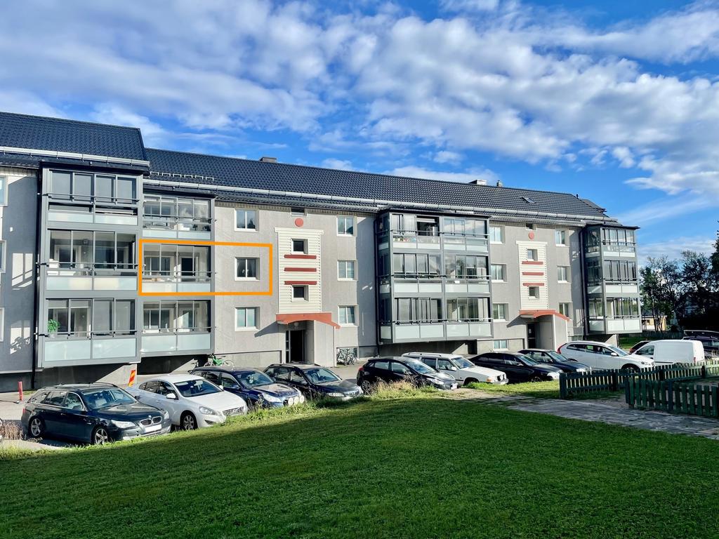 Kyrkogatan 36, lägenheten och balkongen är markerad 