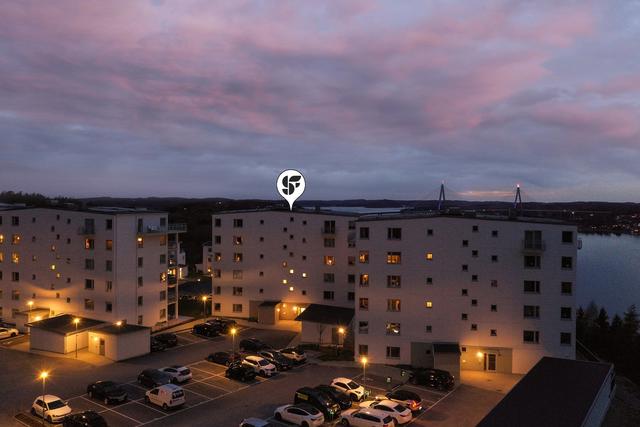 Här på Västra Sundskogsvägen kan du njuta av fantastiska solnedgångar!