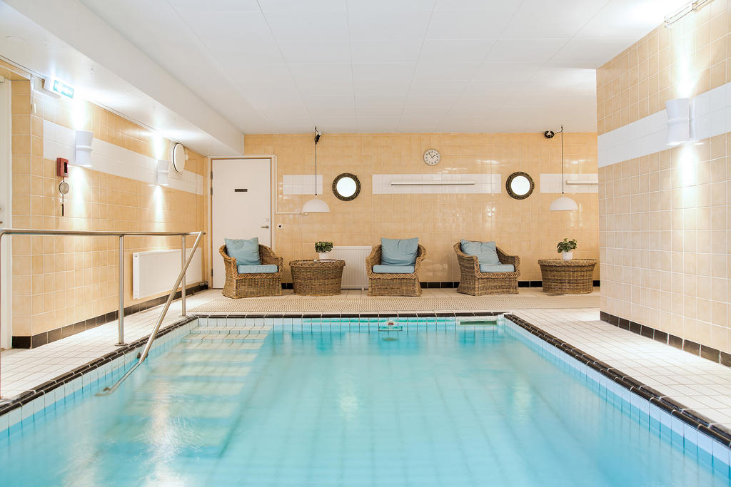 Härlig pool att nyttja i Brf Hiertagården