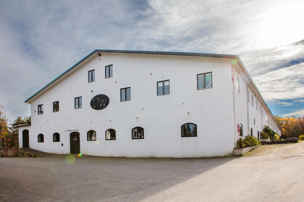 Ridhus - Stallar - Veterinärklinik
- Övre plan B&B - konferens mm 