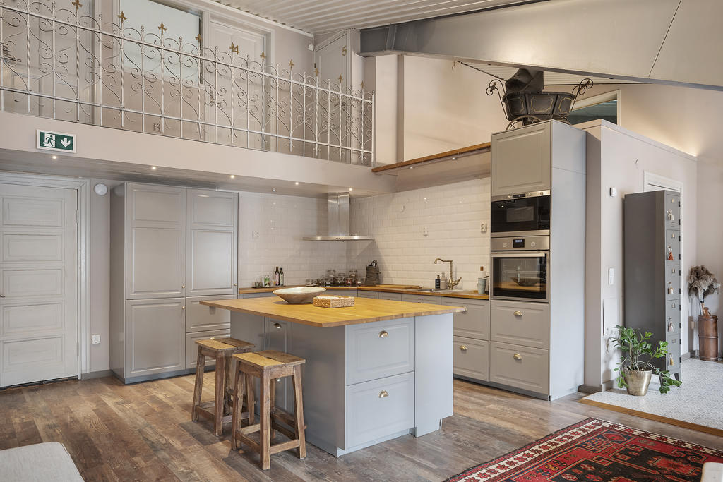Bed & Breakfast - Från gången ovan nås konferensdelen.