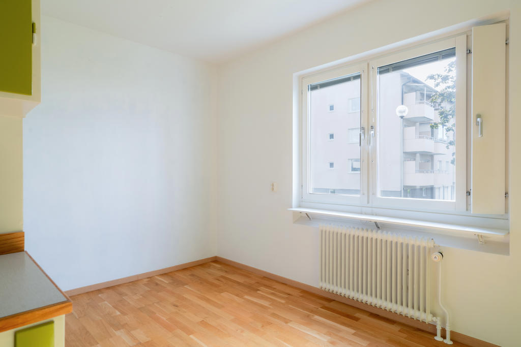 Stor matplats i köket som kan omvandlas till en sovalkov om man vill