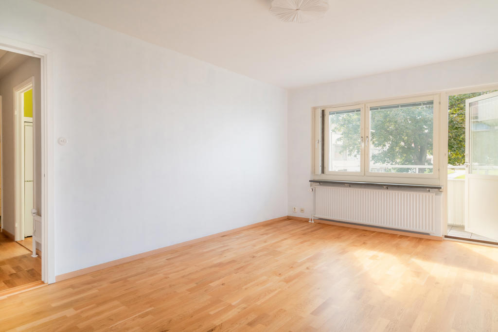 Snygga parkettgolv i vardagsrum