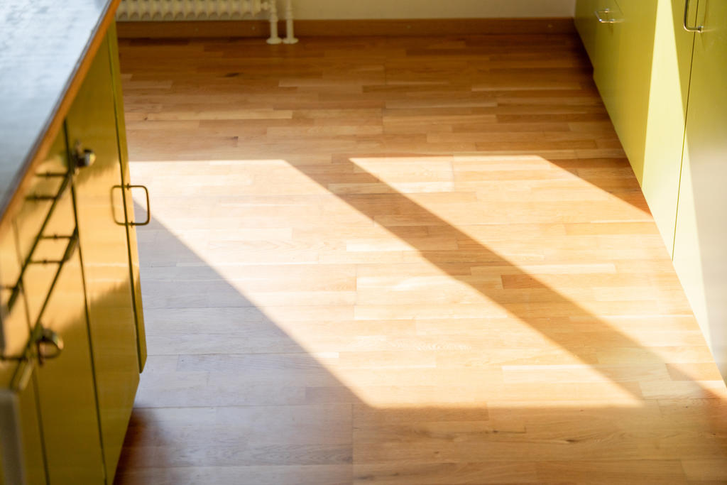 Nyare parkettgolv i hela lägenheten