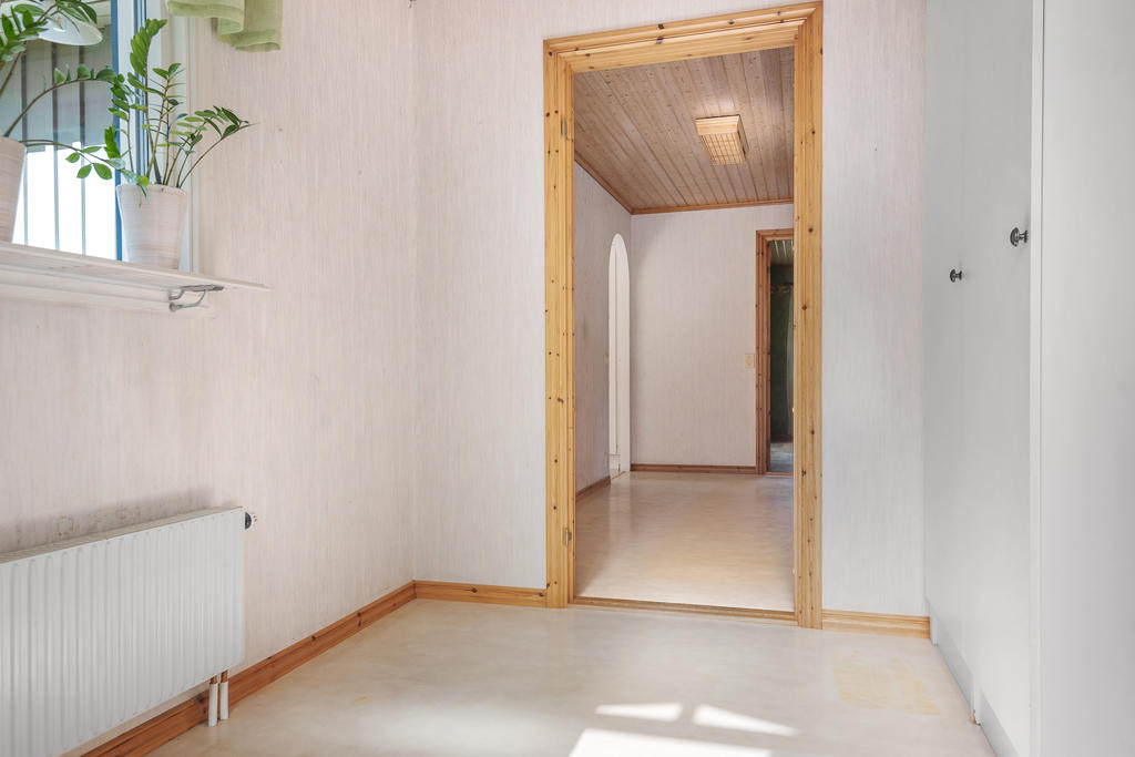 Vy från hall mot inre hall 