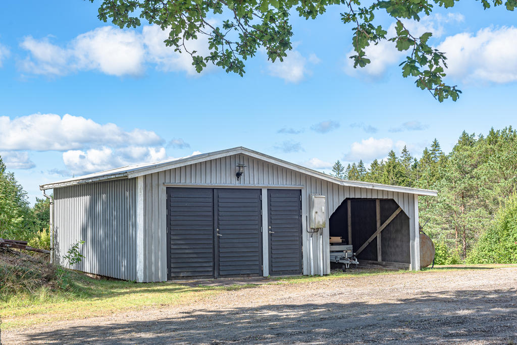 Garage med carport 