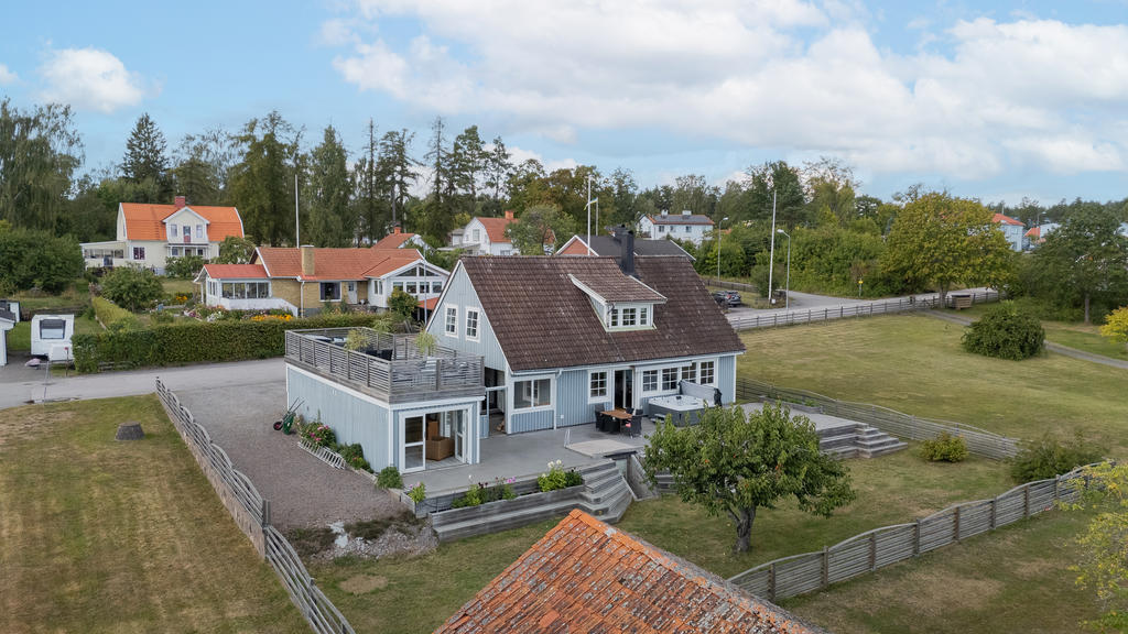 Gästrum i framkant av garaget