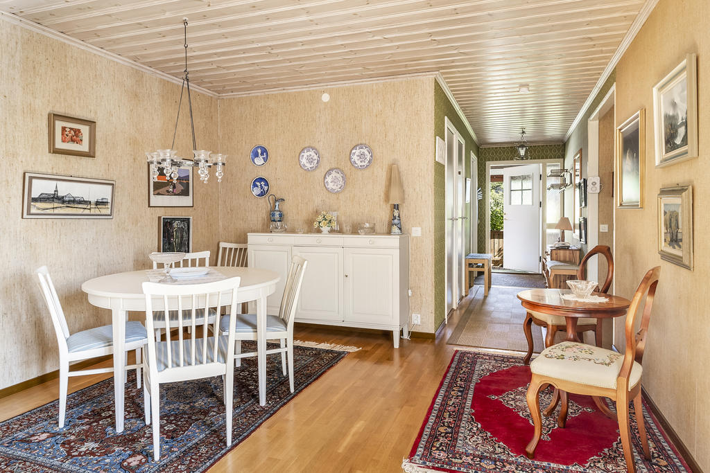 Vardagsrum mot hall 