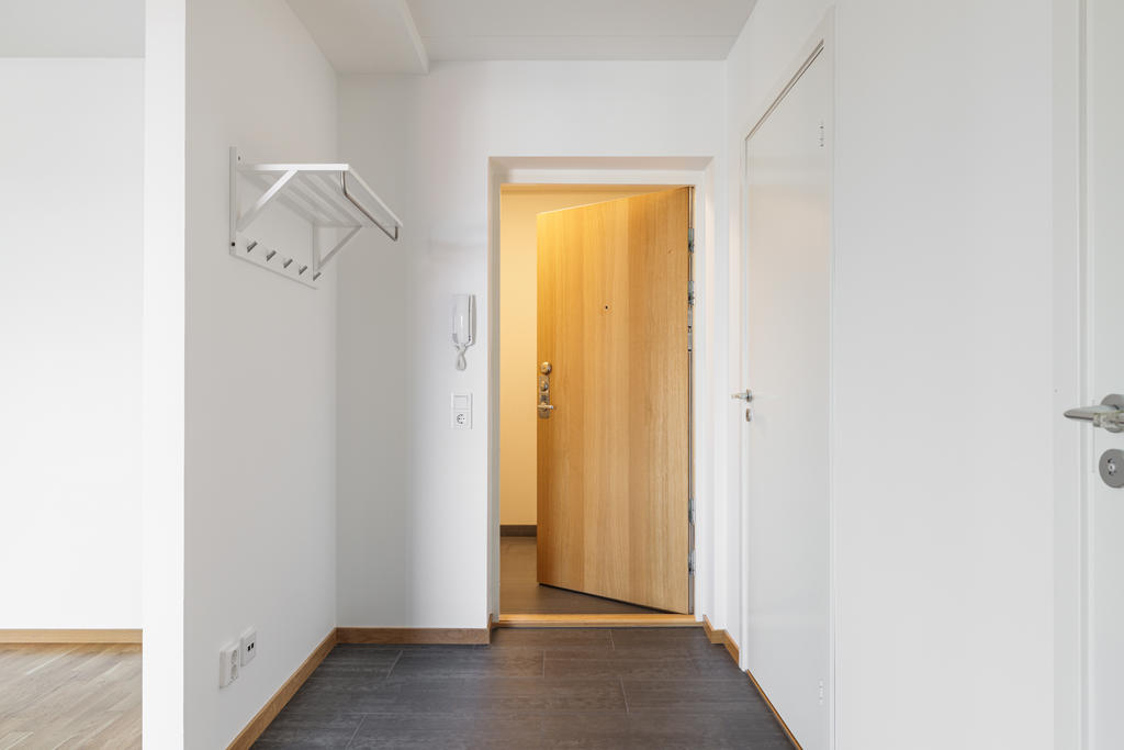 Entréhall med klädkammare