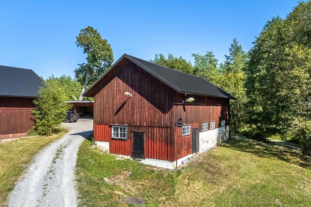 Stall med höskulle