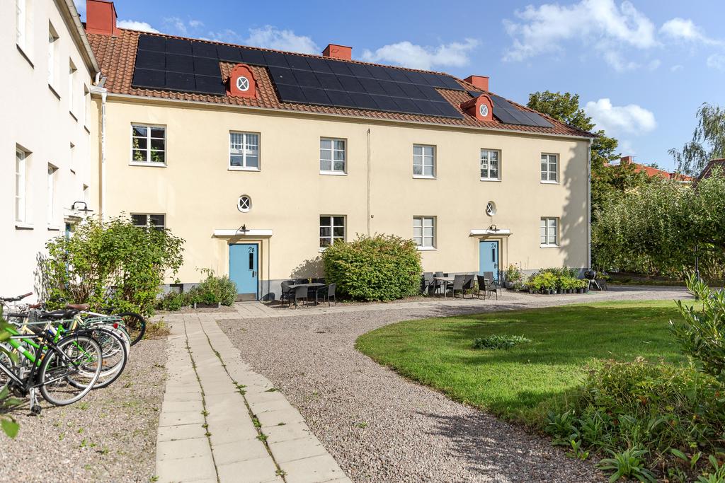 Entréer från innergården