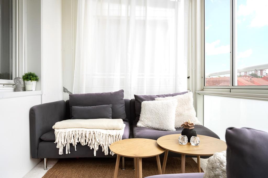 Rymlig balkong i österläge