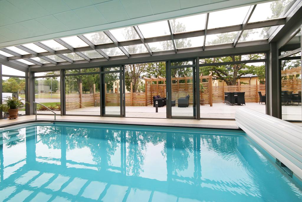 Inomhuspool med bastu och relaxavdelning