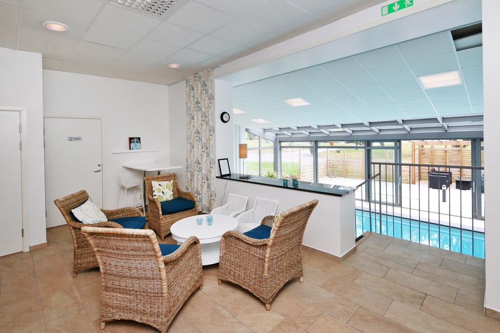 Inomhuspool med bastu och relaxavdelning