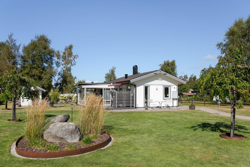 Välskött tomt med öppna ytor.