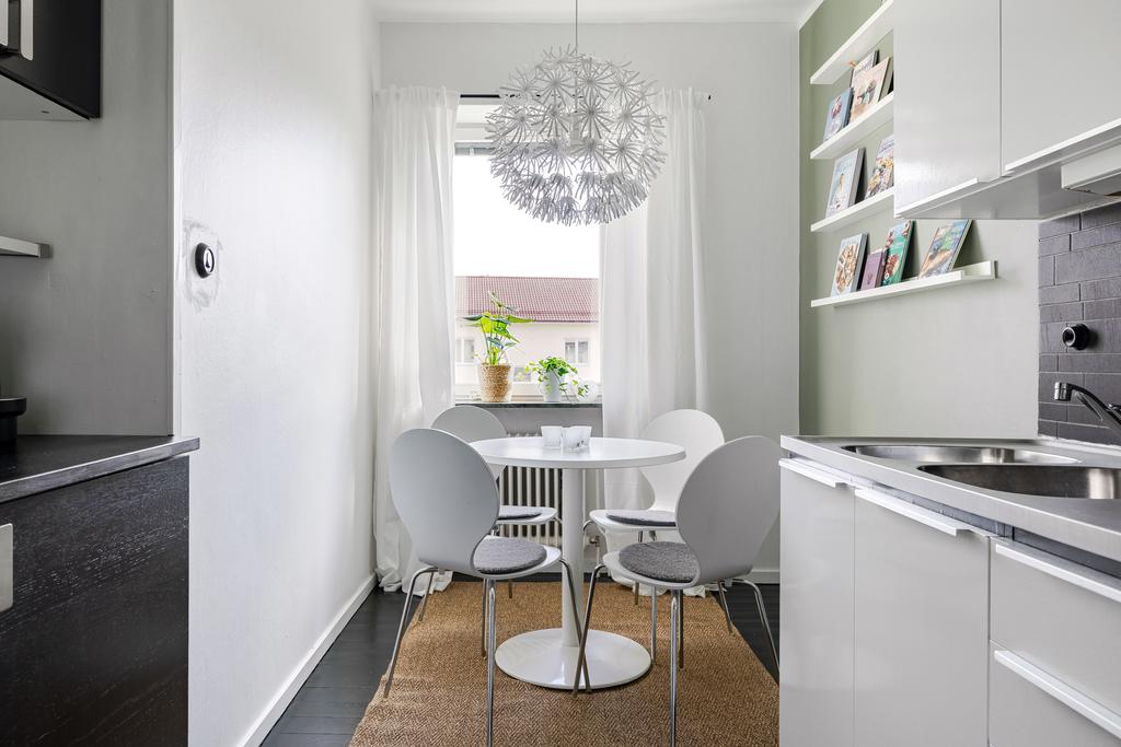 Plats för matplats intill fönstret 