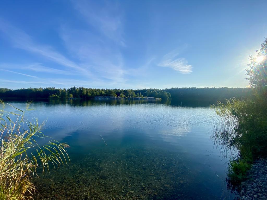 Badplats vid lagunen "Laxsjön"