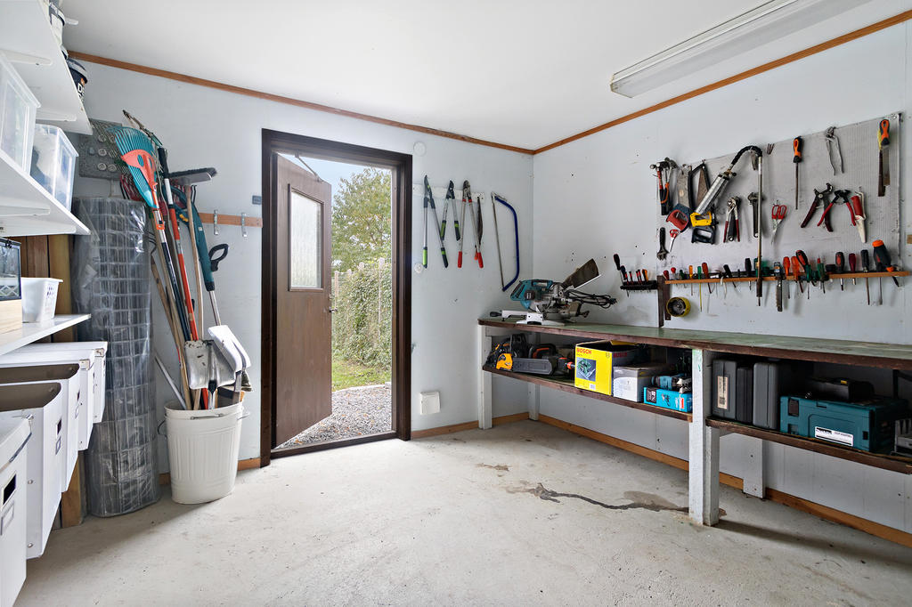Förråd/verkstad i anslutning till garaget