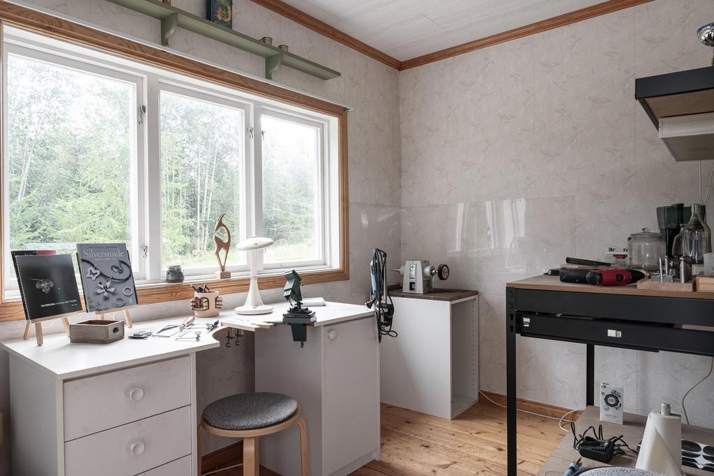 "Smedjan", ett isolerat rum i uthuset