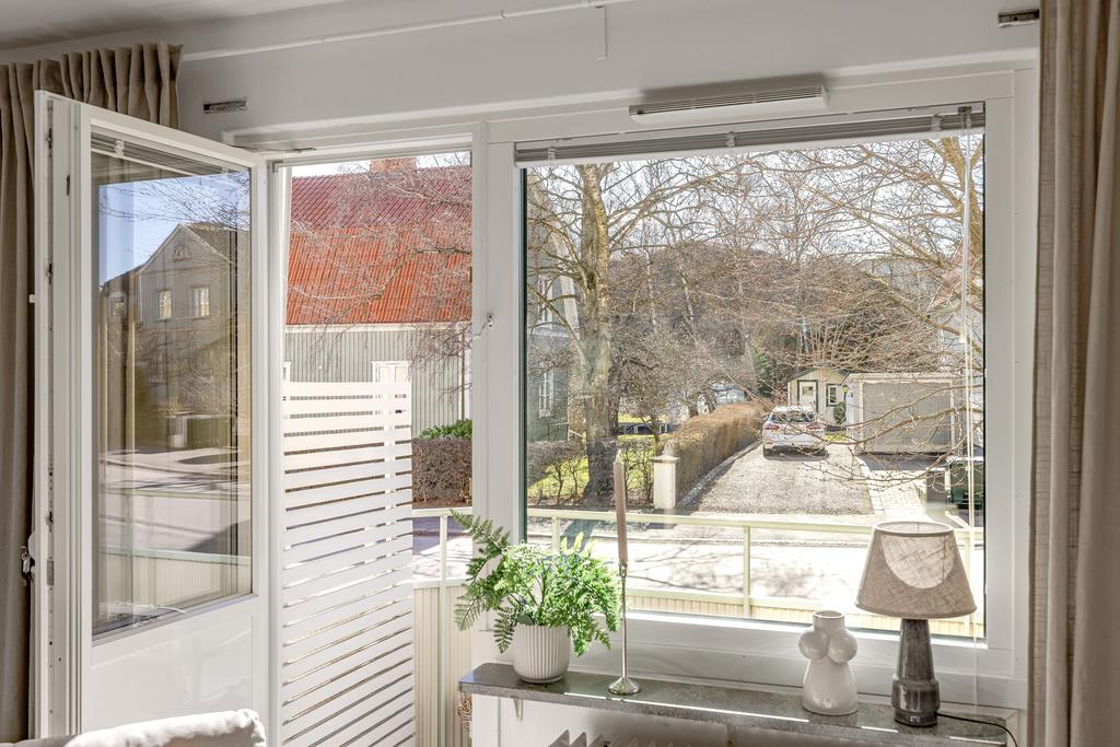 Rogivande läge men ändå nära till city. 